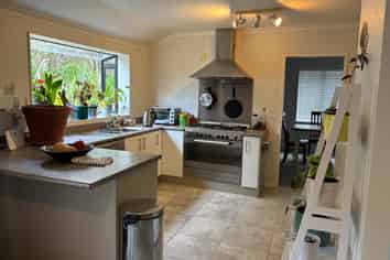 18 Swordfish Place, Maraetai