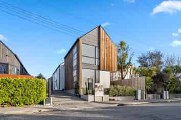 2/10 Hurley Street, CHRISTCHURCH CENTRAL
