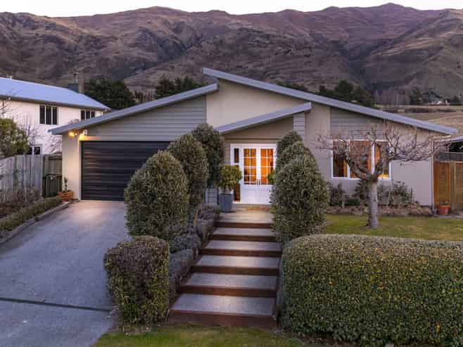 50 Kelliher Drive, Wanaka