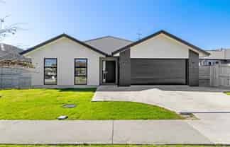 42 Sardinia Grove, Fitzherbert