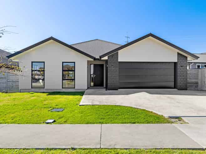 42 Sardinia Grove, Fitzherbert