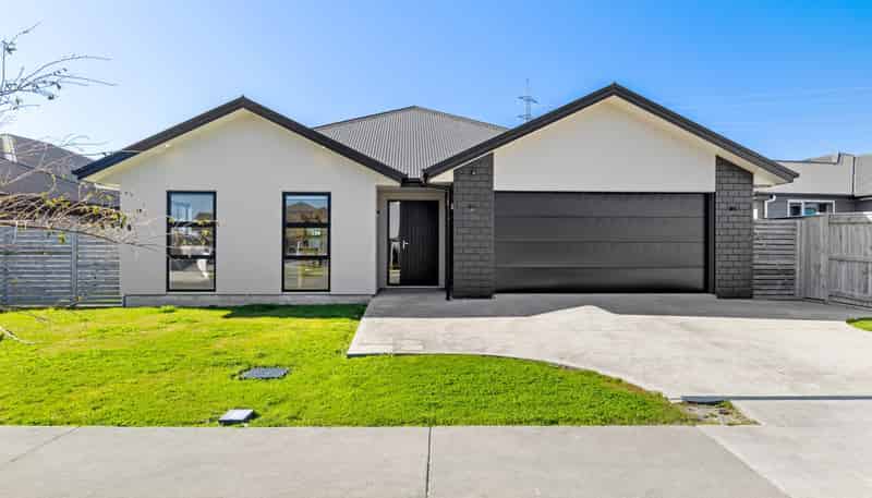 42 Sardinia Grove, Fitzherbert
