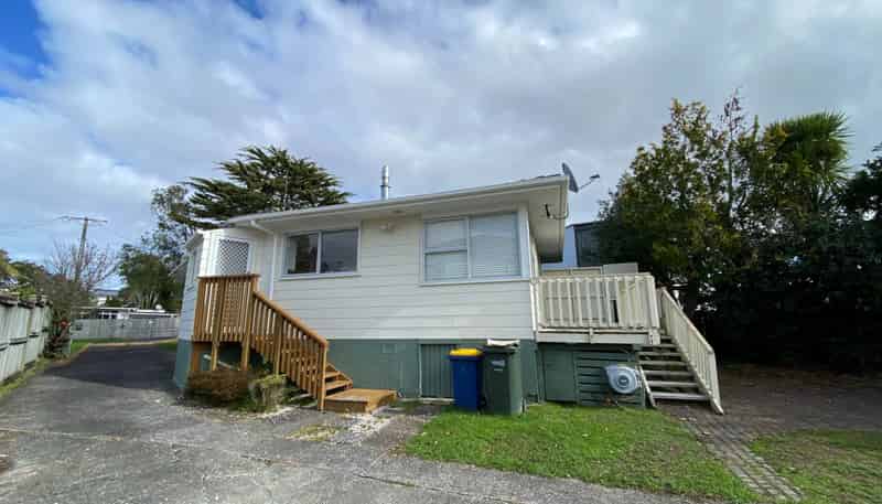 20 Cron Avenue, Te Atatu South