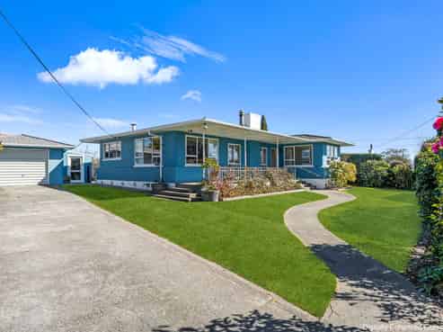 8 Lemari Avenue, Stoke