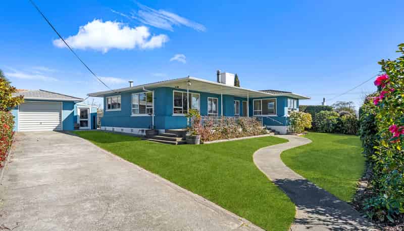 8 Lemari Avenue, Stoke