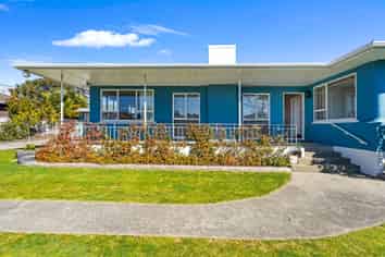 8 Lemari Avenue, Stoke