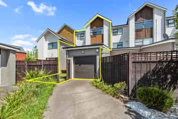 32 Squadron Drive, Hobsonville