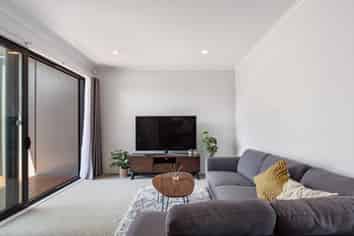 32 Squadron Drive, Hobsonville