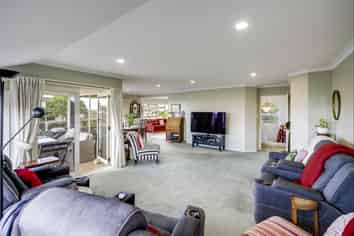 76A Churchill Drive, Taradale