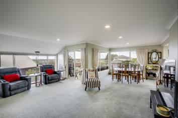 76A Churchill Drive, Taradale