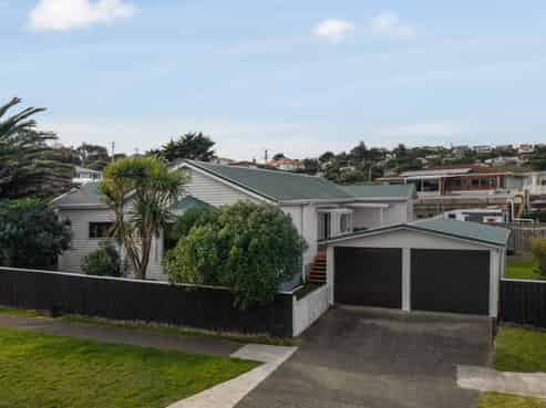 2 John Street, Titahi Bay