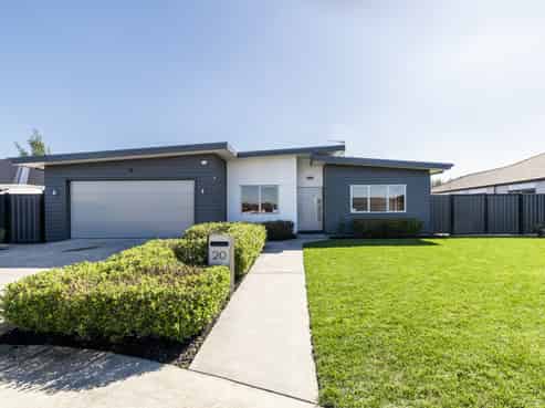 20 Dinneen Close, Frimley