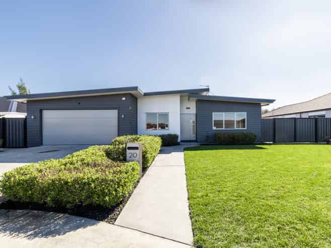 20 Dinneen Close, Frimley