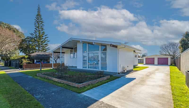 4 John F Kennedy Drive, Milson
