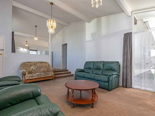 4 John F Kennedy Drive, Milson
