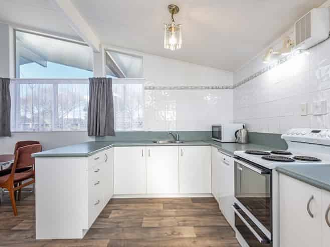 4 John F Kennedy Drive, Milson