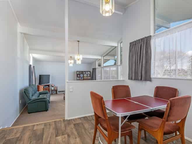 4 John F Kennedy Drive, Milson