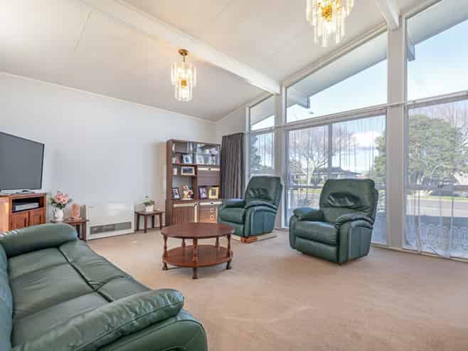 4 John F Kennedy Drive, Milson