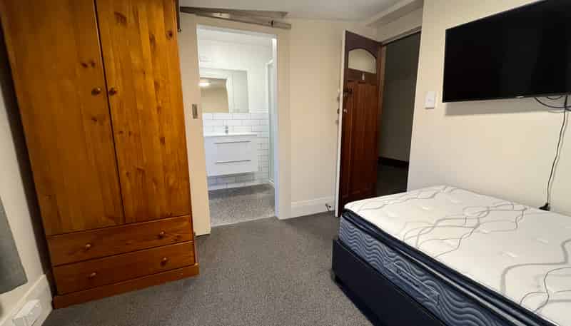 Room 6 / 9 Union Street, North Dunedin