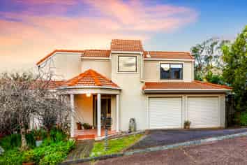 2/10e Penning Road, Castor Bay