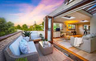 2/10e Penning Road, Castor Bay