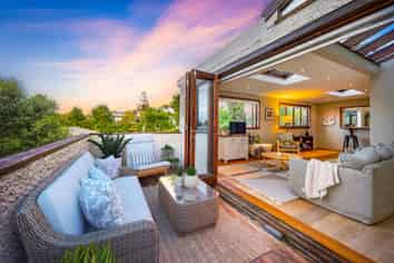 2/10e Penning Road, Castor Bay
