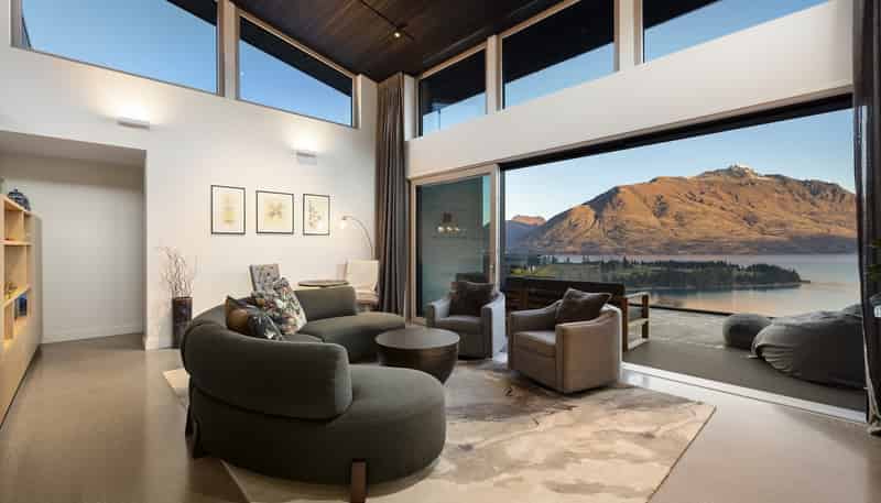 52 Suburb Street, Queenstown Hill