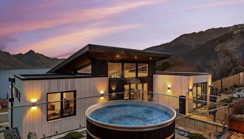 52 Suburb Street, Queenstown Hill