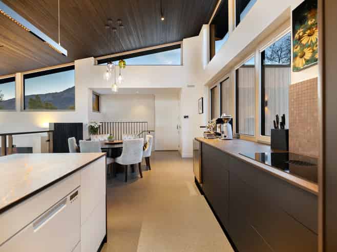 52 Suburb Street, Queenstown Hill