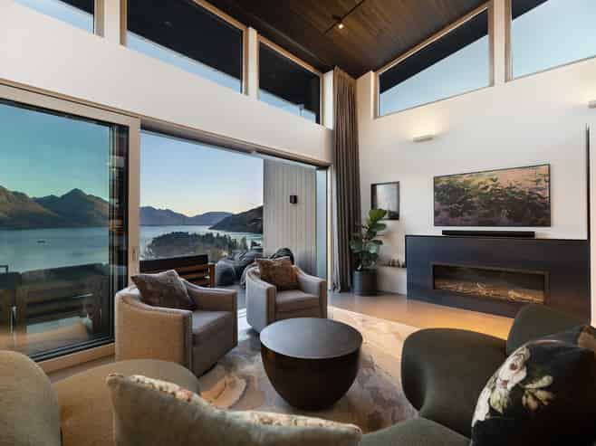 52 Suburb Street, Queenstown Hill