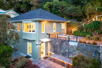 13 Thane Road, Roseneath