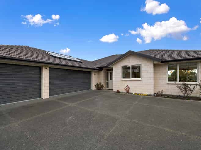 14A Worsleys Road, Cracroft