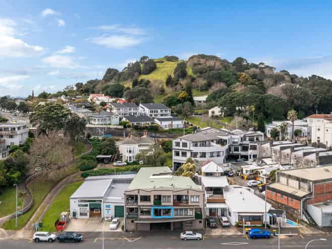 1B/4 Fleet Street, Devonport