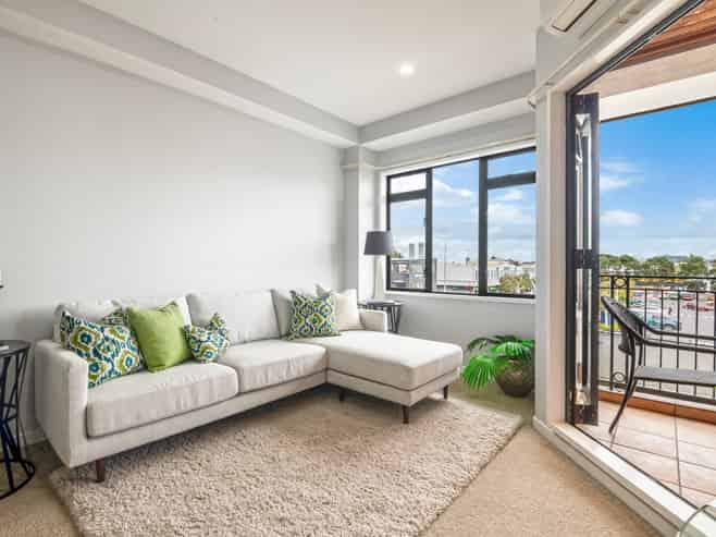 1B/4 Fleet Street, Devonport