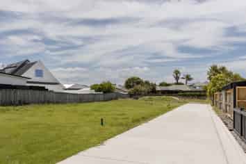 5 & 7 Katerini Grove, Papamoa