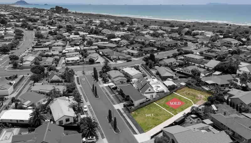 5 & 7 Katerini Grove, Papamoa
