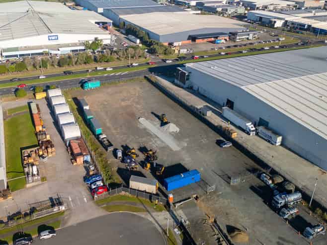 Sole Agency: 3,000sqm yard