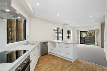 E/1 Pembroke Street, Tawa