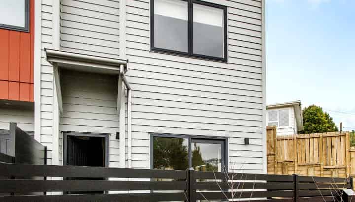 E/1 Pembroke Street, Tawa