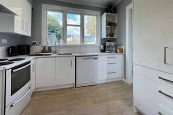 67 Marine Parade, Paraparaumu Beach