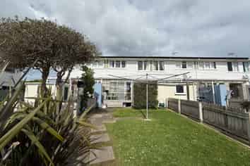 4/1 Waione Street, Petone