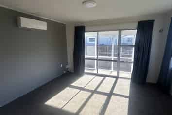 24a Willow Avenue, Stoke