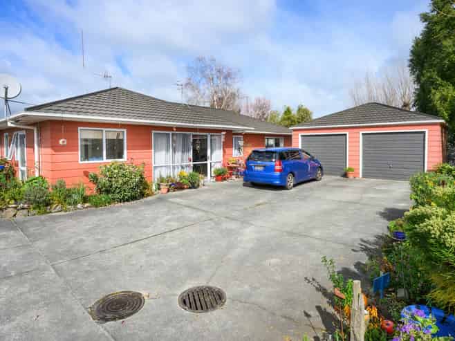 48 Botanical Road, Takaro