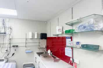 Retail/Office Space on Dominion Rd