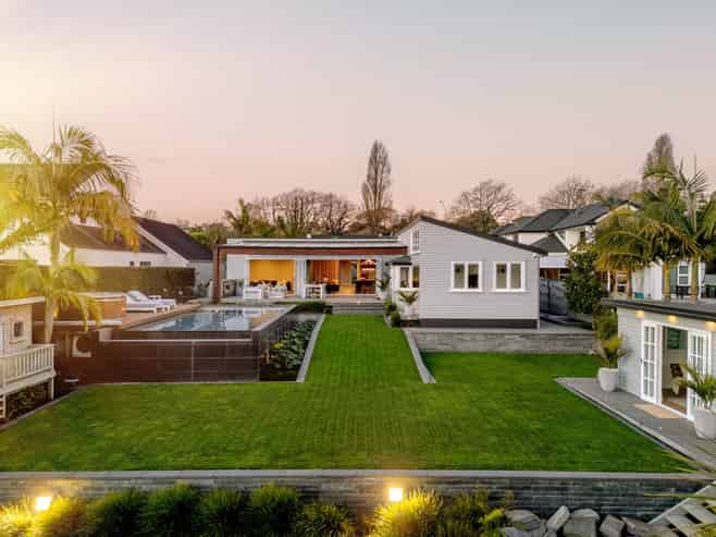 553 River Road, Fairfield