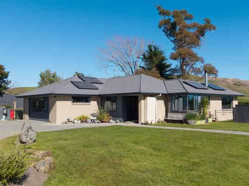 30 Mountain View Drive, Manakau