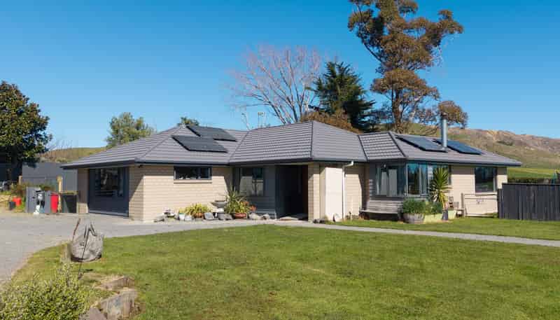 30 Mountain View Drive, Manakau