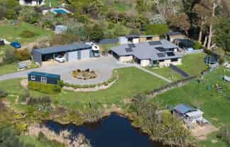 30 Mountain View Drive, Manakau