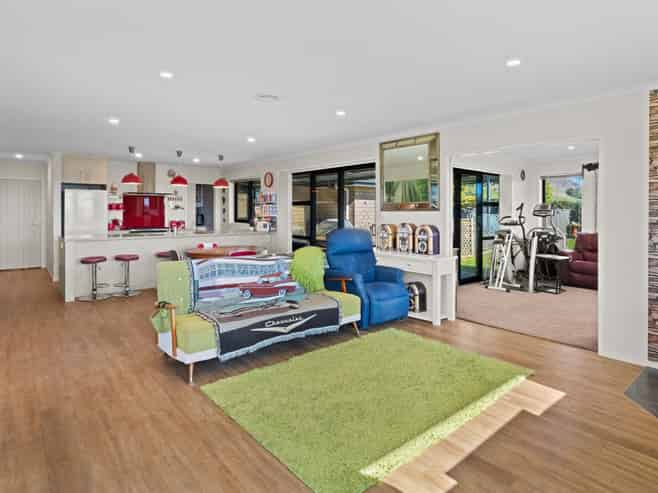 30 Mountain View Drive, Manakau
