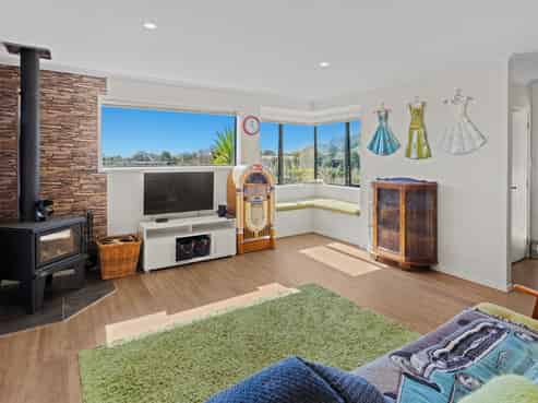 30 Mountain View Drive, Manakau